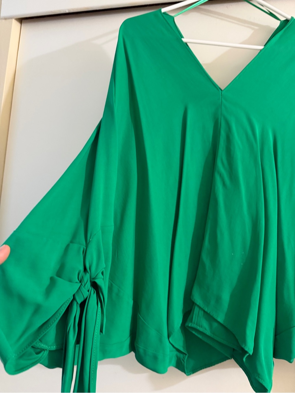 Gorgeous ZARA Emerald Green Tie-Batwing Sleeve Top